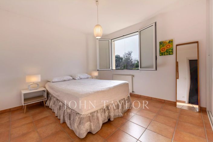 Image No.25-9 Bed House for sale