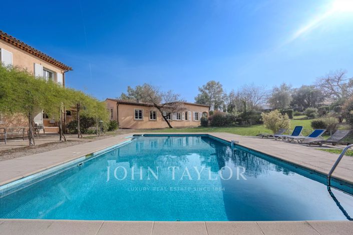 Image No.28-9 Bed House for sale