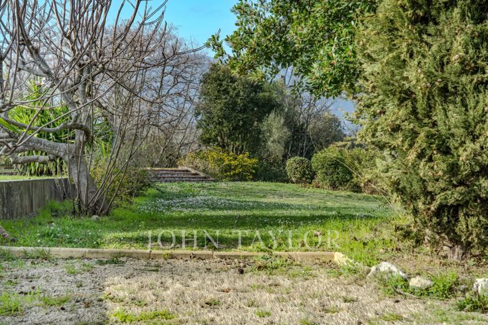 Image No.32-9 Bed House for sale