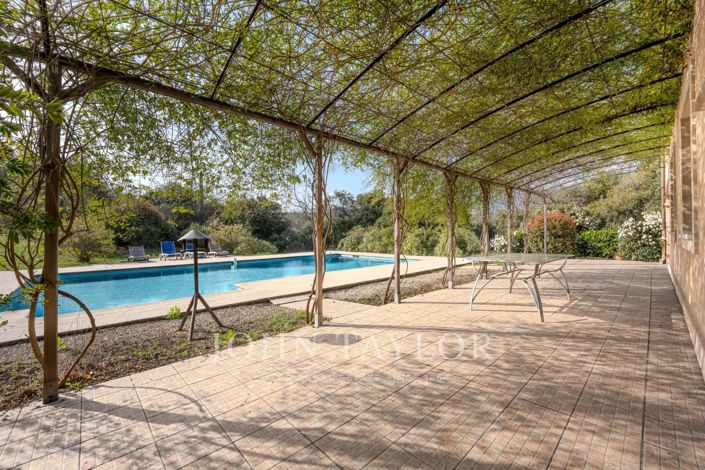 Image No.5-9 Bed House for sale