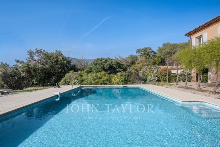 Image No.6-9 Bed House for sale