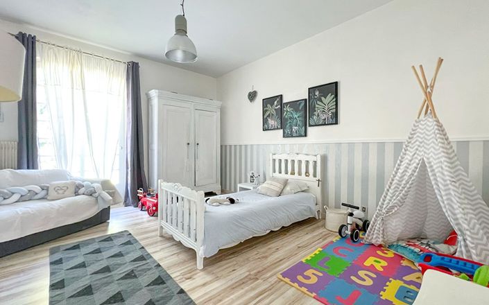 Image No.11-5 Bed House for sale