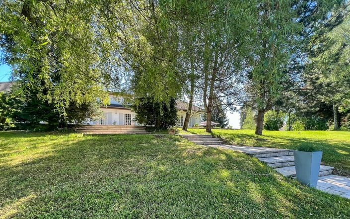 Image No.3-5 Bed House for sale