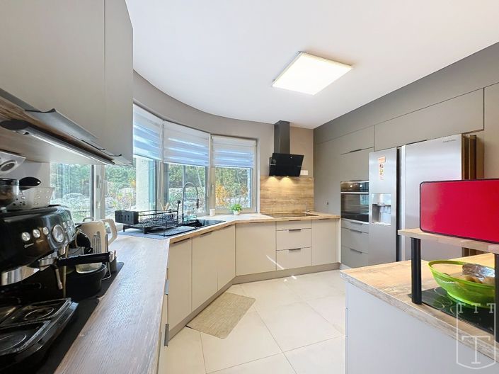 Image No.5-7 Bed House for sale