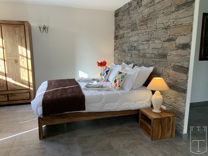 Image No.8-7 Bed House for sale