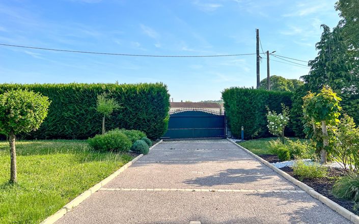 Image No.17-5 Bed House for sale