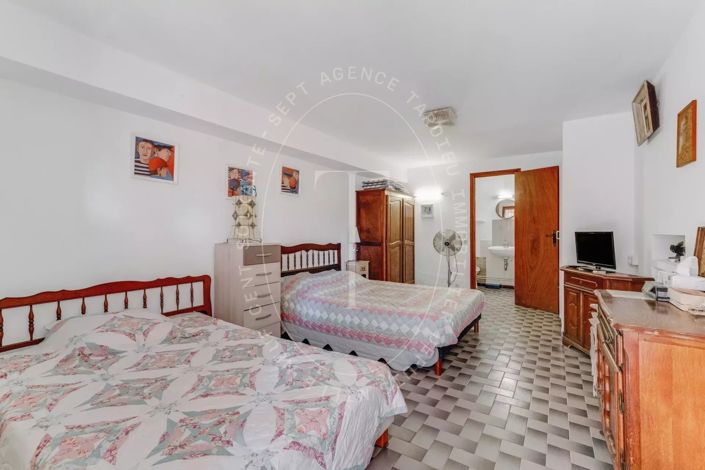 Image No.2-5 Bed House for sale