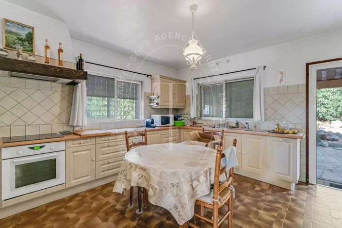 Image No.3-5 Bed House for sale