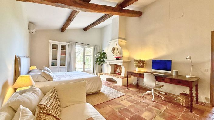 Image No.11-5 Bed House for sale