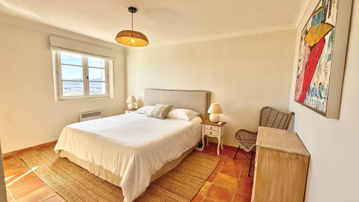 Image No.15-5 Bed House for sale