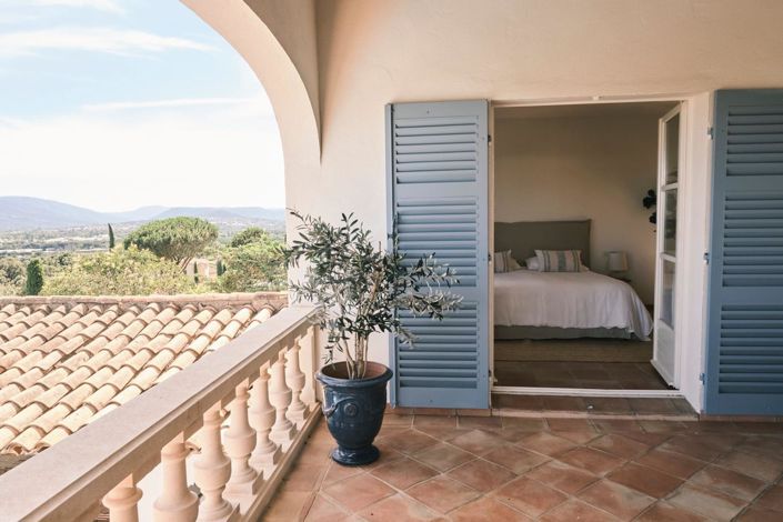 Image No.6-5 Bed House for sale