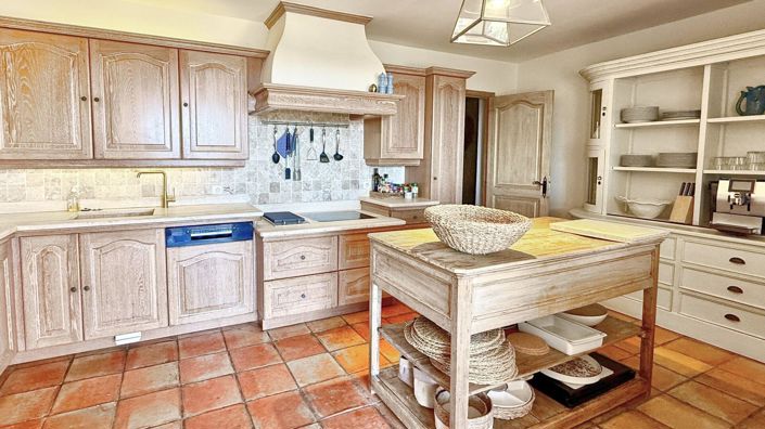 Image No.7-5 Bed House for sale