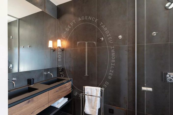 Image No.10-5 Bed House for sale