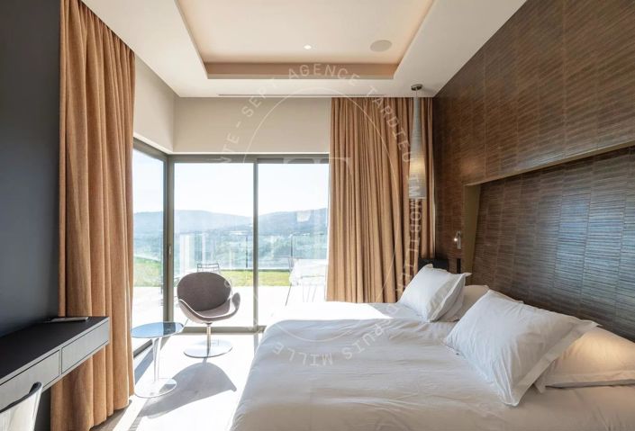 Image No.11-5 Bed House for sale