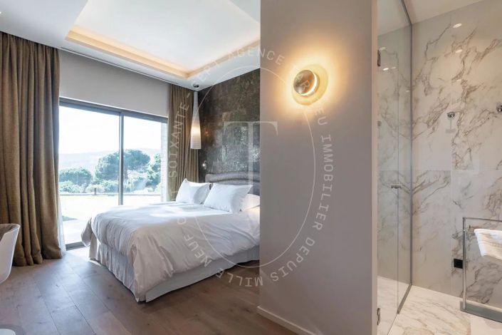 Image No.8-5 Bed House for sale