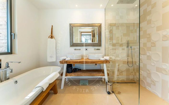 Image No.19-6 Bed House for sale