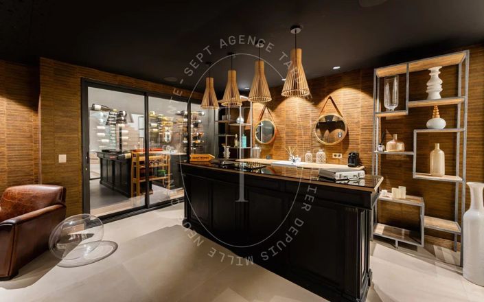 Image No.24-6 Bed House for sale