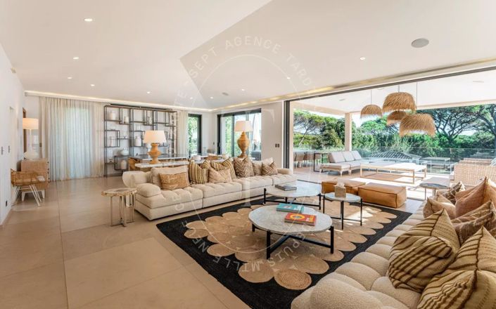 Image No.5-6 Bed House for sale