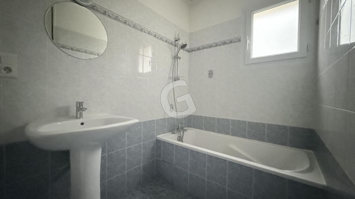 Image No.6-2 Bed House for sale