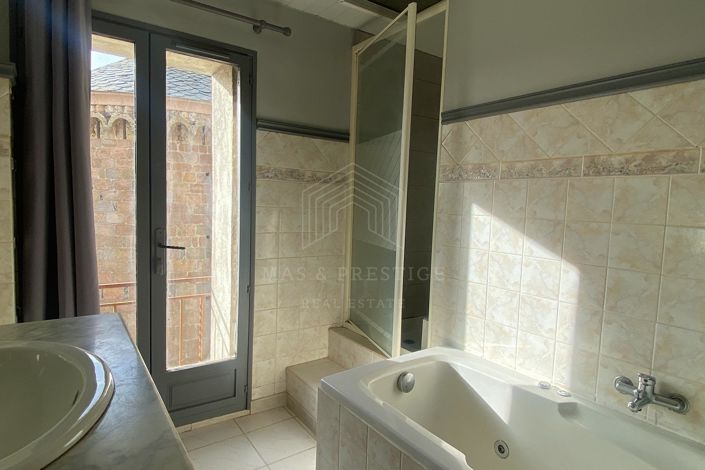 Image No.9-3 Bed House for sale