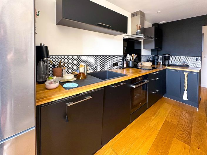 Image No.8-2 Bed Apartment for sale