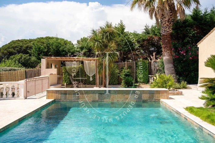 Image No.10-5 Bed House for sale