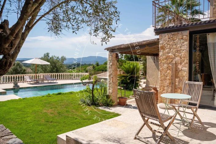 Image No.2-5 Bed House for sale