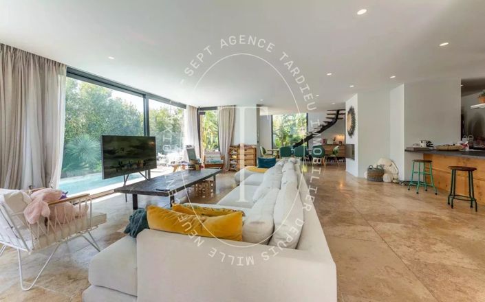 Image No.7-3 Bed House for sale