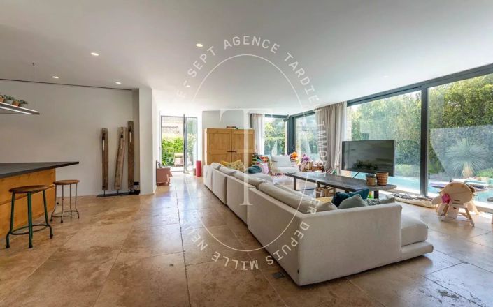 Image No.8-3 Bed House for sale