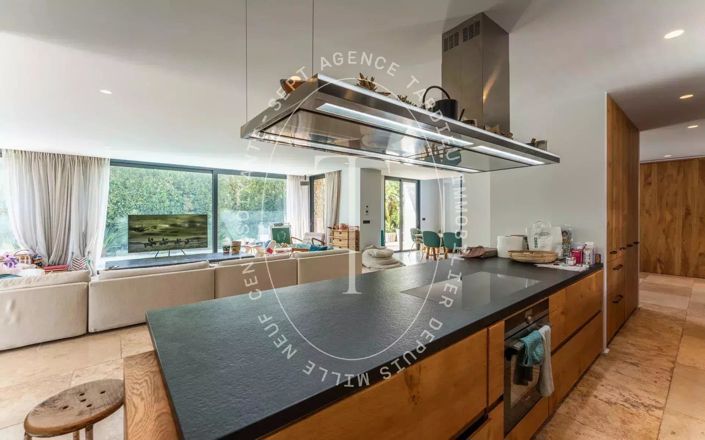 Image No.9-3 Bed House for sale