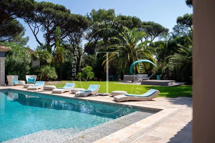 Image No.8-9 Bed House for sale