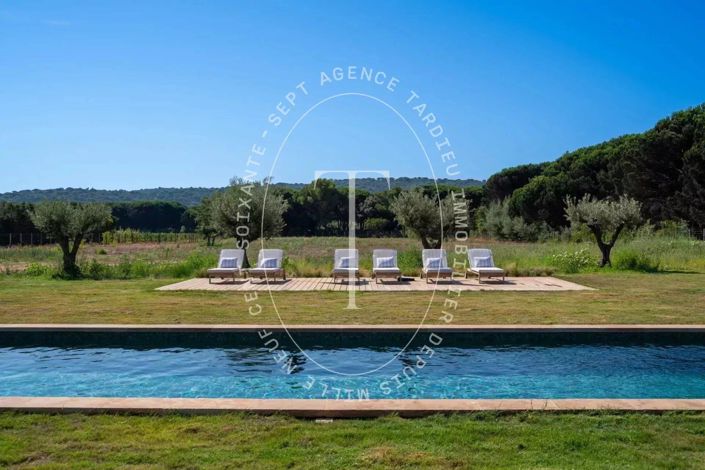 Image No.8-5 Bed House for sale