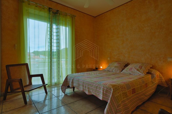 Image No.10-6 Bed House for sale