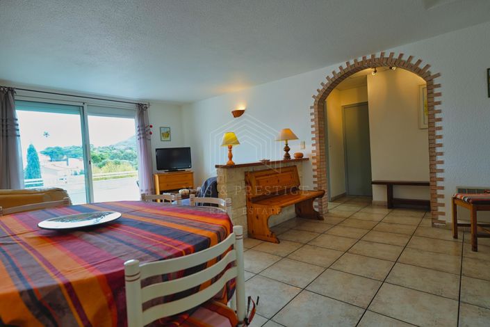 Image No.12-6 Bed House for sale