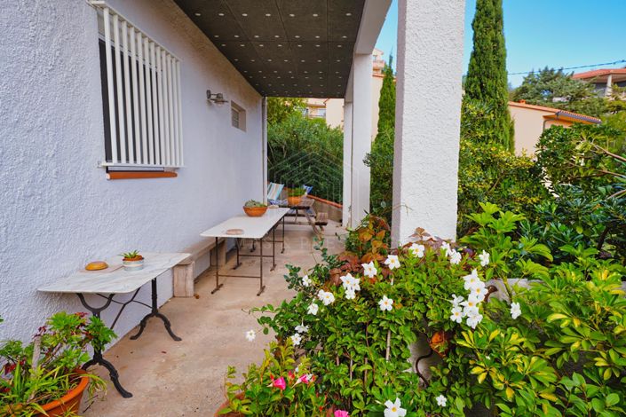 Image No.13-6 Bed House for sale