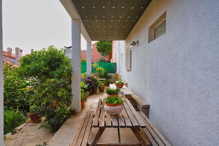 Image No.16-6 Bed House for sale