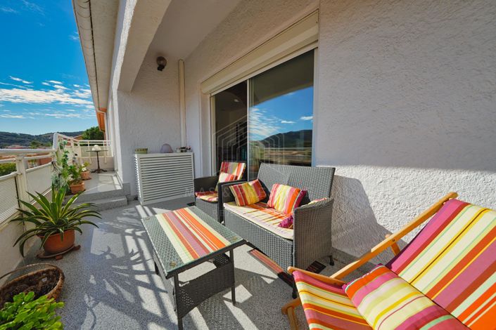 Image No.20-6 Bed House for sale