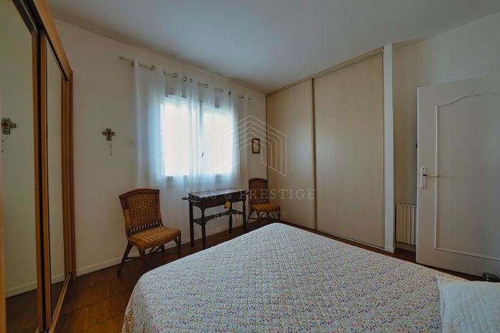 Image No.23-6 Bed House for sale