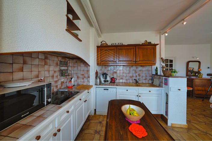 Image No.5-6 Bed House for sale