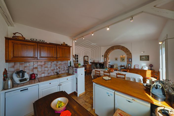 Image No.6-6 Bed House for sale