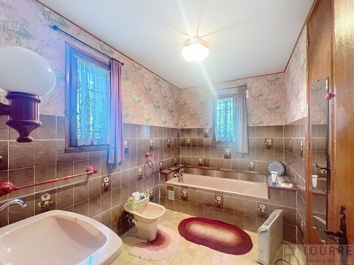 Image No.12-4 Bed House for sale