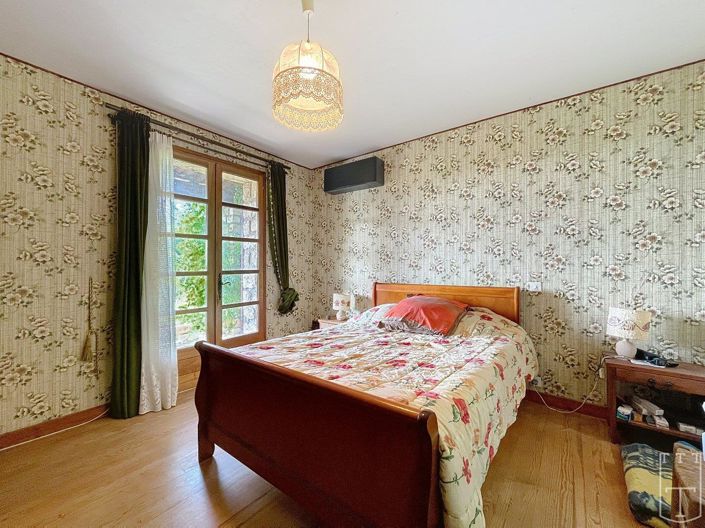 Image No.8-4 Bed House for sale