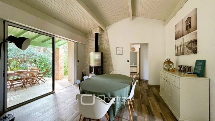 Image No.11-3 Bed House for sale