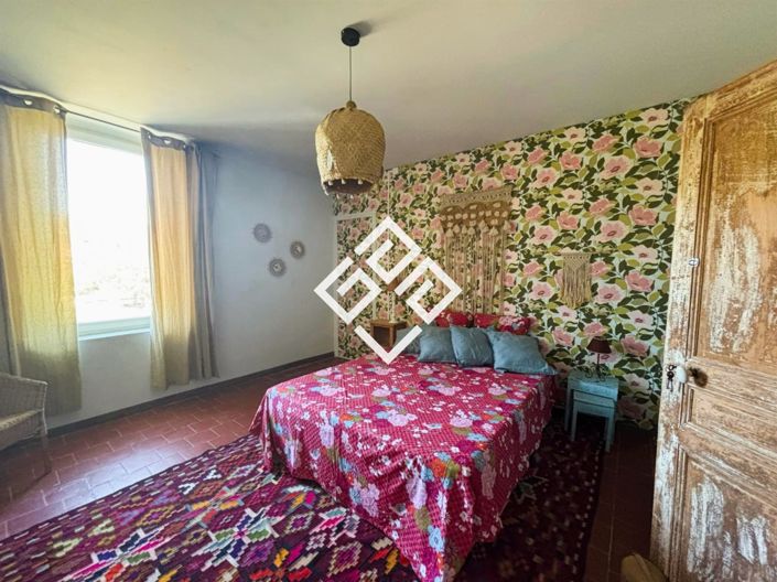 Image No.10-4 Bed House for sale