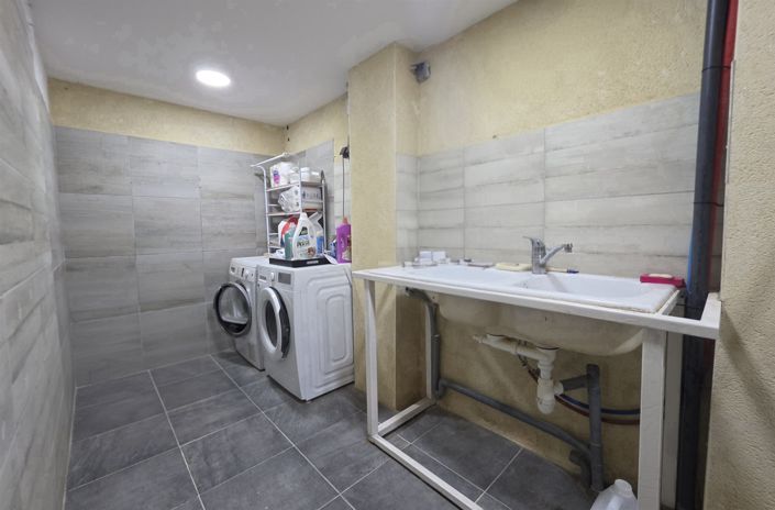 Image No.14-9 Bed House for sale