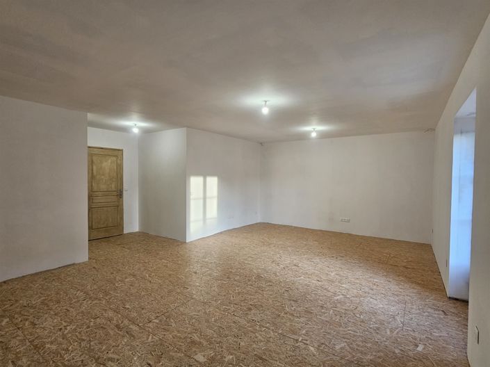 Image No.16-9 Bed House for sale