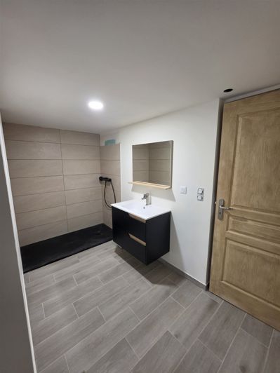 Image No.19-9 Bed House for sale