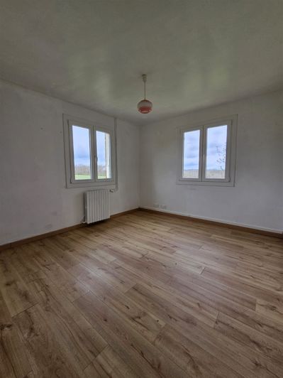 Image No.23-9 Bed House for sale