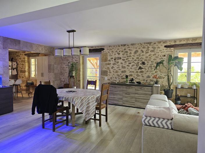Image No.4-9 Bed House for sale