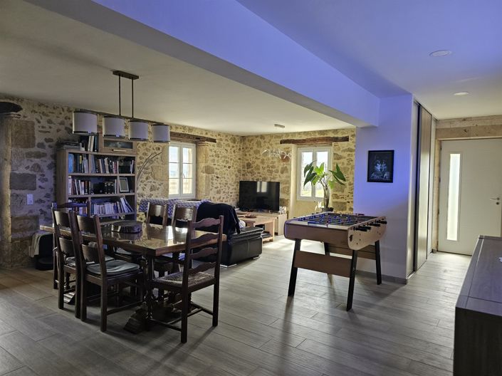 Image No.7-9 Bed House for sale